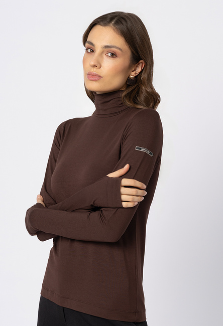 Gładki golf w kolorze czekolady