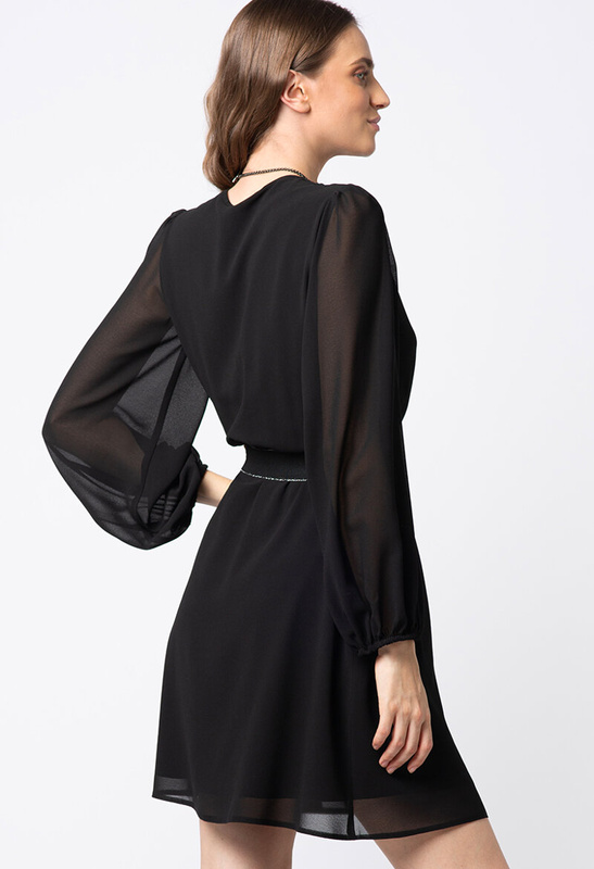 Czarna mini sukienka z szyfonu z paskiem Matera