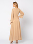 Beżowa sukienka z ozdobną talią i szerszym rękawem Magdalene