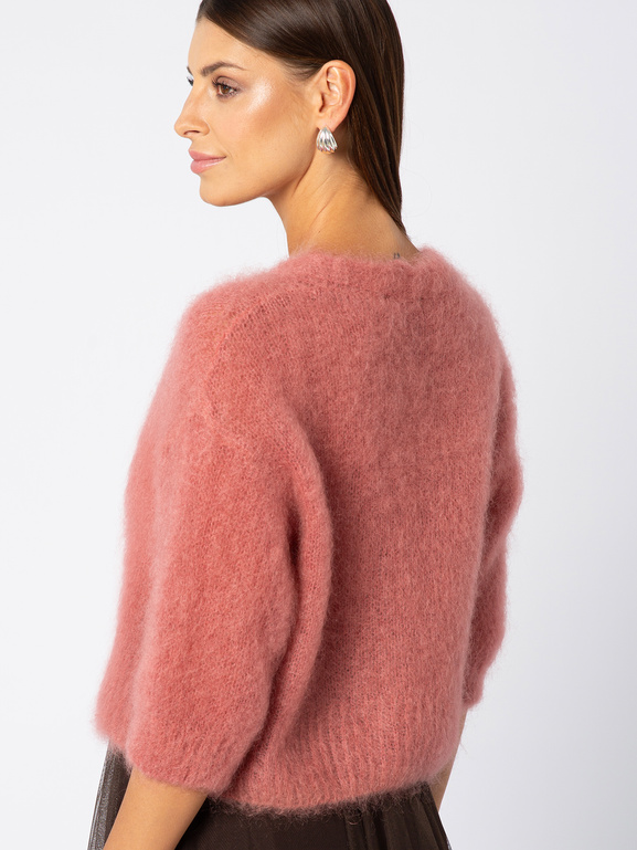 Mohairowy sweter zapinany na guziki w kolorze antycznego różu