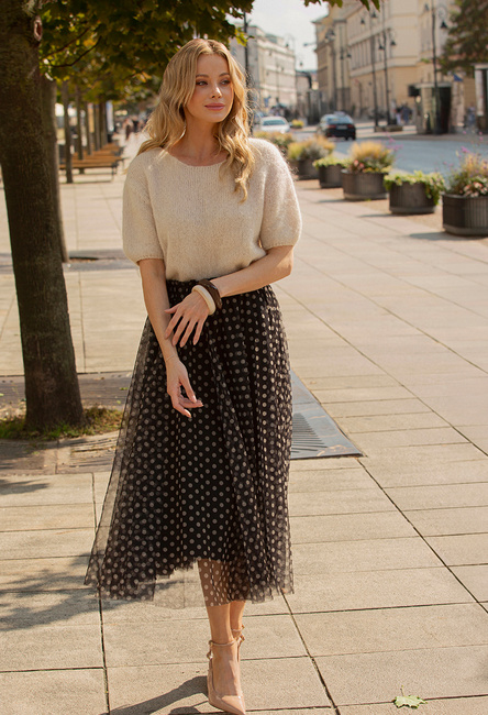 Czarna tiulowa spódnica w beżowe groszki