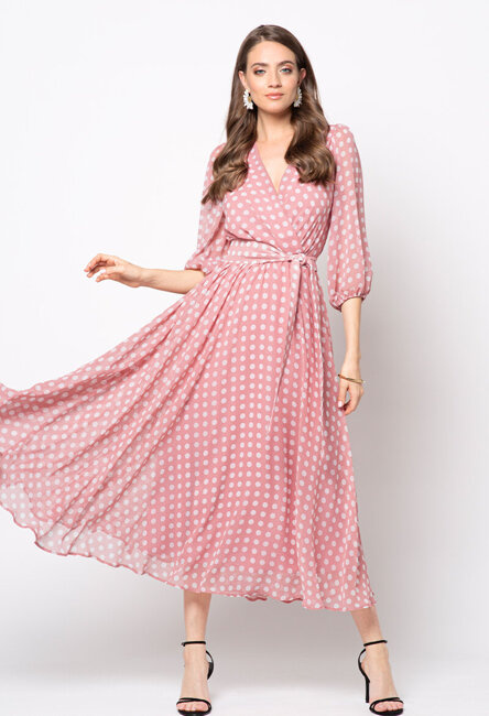 Sukienka szyfonu w kolorze pudrowego różu w grochy Inès