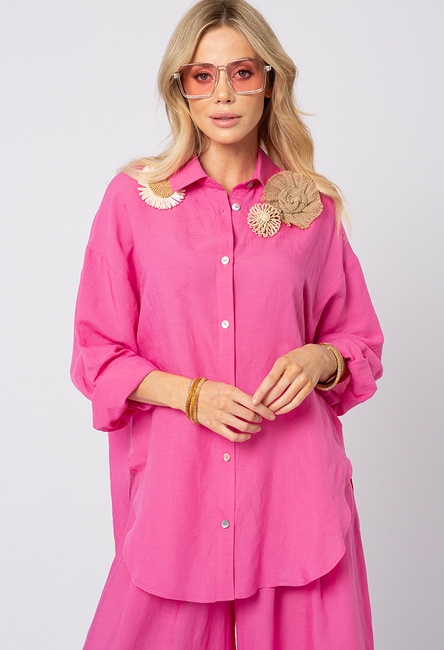 Różowa koszula wiskoza z lnem z ozdobnymi broszkami z rafii Mona