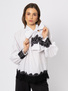 Bluzka biała w drobny prazek z wiązaniem przy szyi i wstawką z czarnej koronki