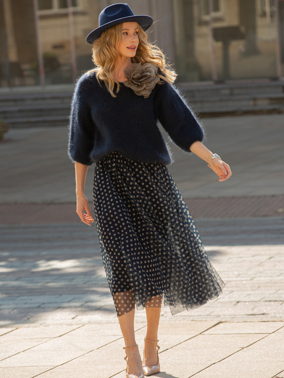 Granatowa tiulowa spódnica w beżowe groszki