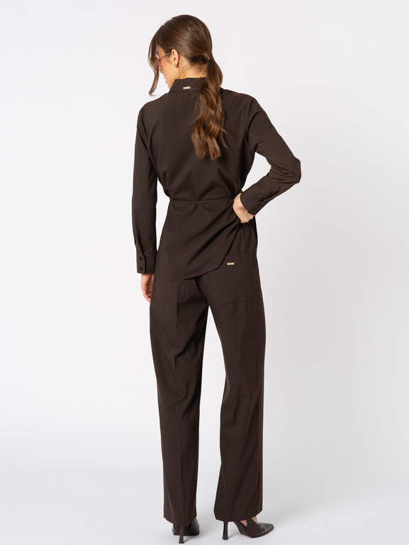 Brązowe spodnie w drobny prążek