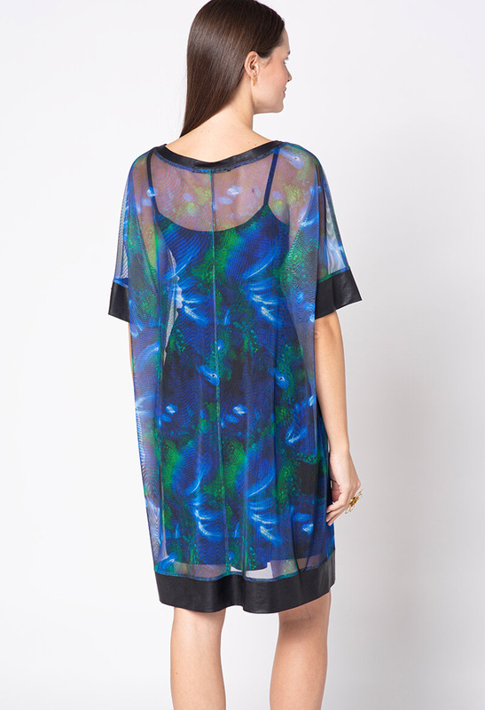 Sukienka z siatki w granatowo-zielone wzory z halką Faustine