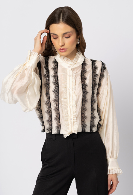 Koszula ecru z wstawką z czarnej koronki