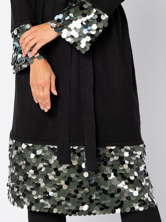 Czarny kardigan z wstawkami z dużych cekinów