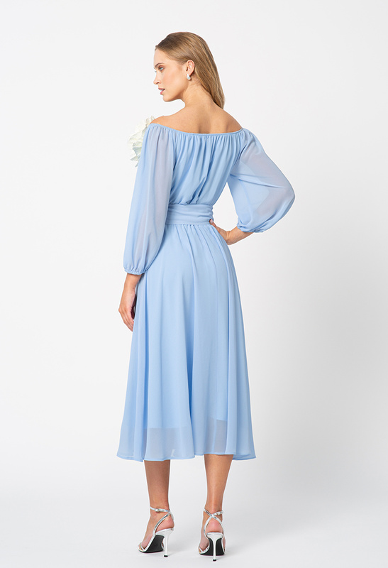 Sukienka z niebieskiego szyfonu Vichy