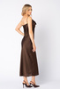 Czekoladowa satynowa sukienka ze skosu