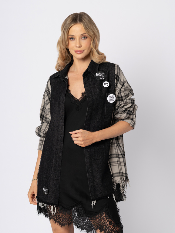 Bawełniana koszula w kratę łączona z jeansem