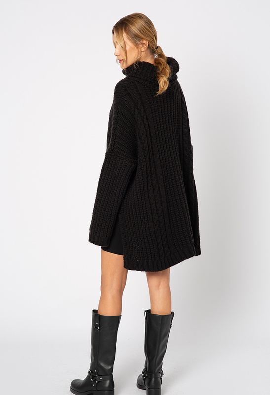 Oversizowy czarny sweter z golfem Élysée