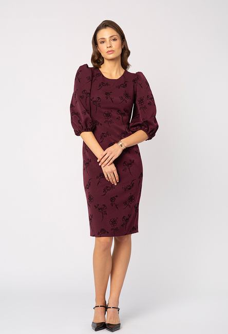 Bordowa sukienka z czarnym flokowym wzorem i bufiastym rękawem Agnès
