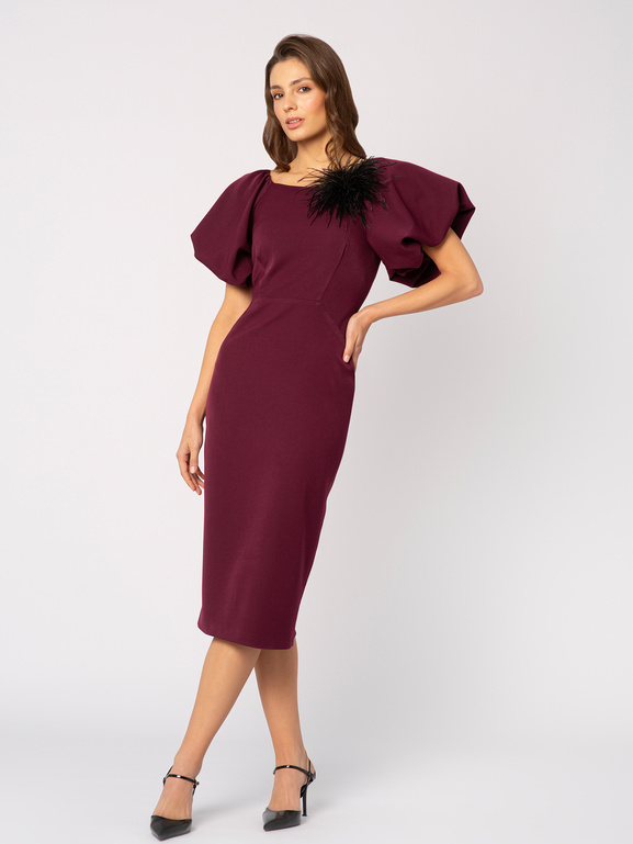 Sukienka z bufkami w kolorze czerwonego wina