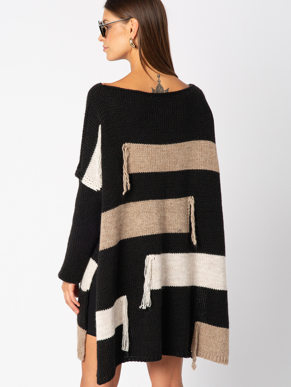 Oversizowy czarny sweter z beżowymi pasami Montmarte