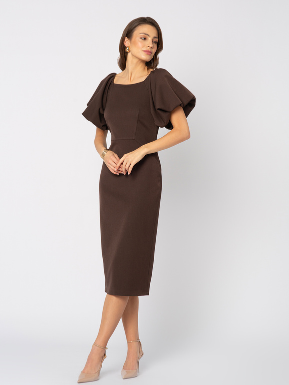 Brązowa sukienka z bufkami Meghan