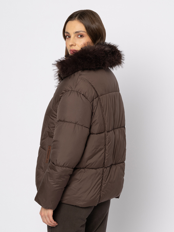 Brązowa kurtka z kołnierzem eco futra