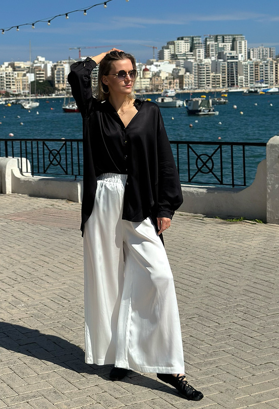 Satynowe spodnie ecru z szeroką nogawką Elle