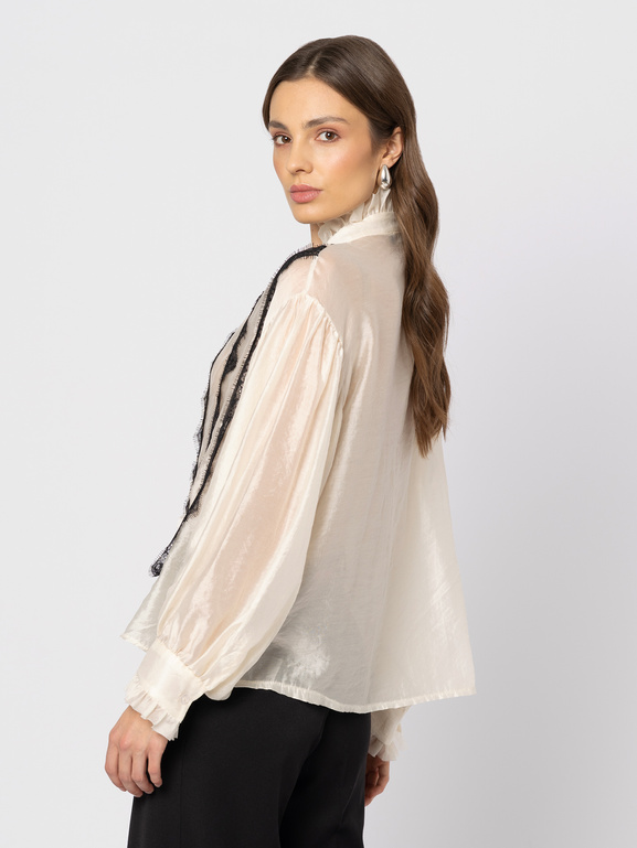 Koszula ecru z wstawką z czarnej koronki
