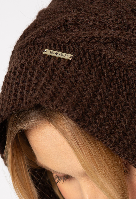 Brązowy szal z kapturem