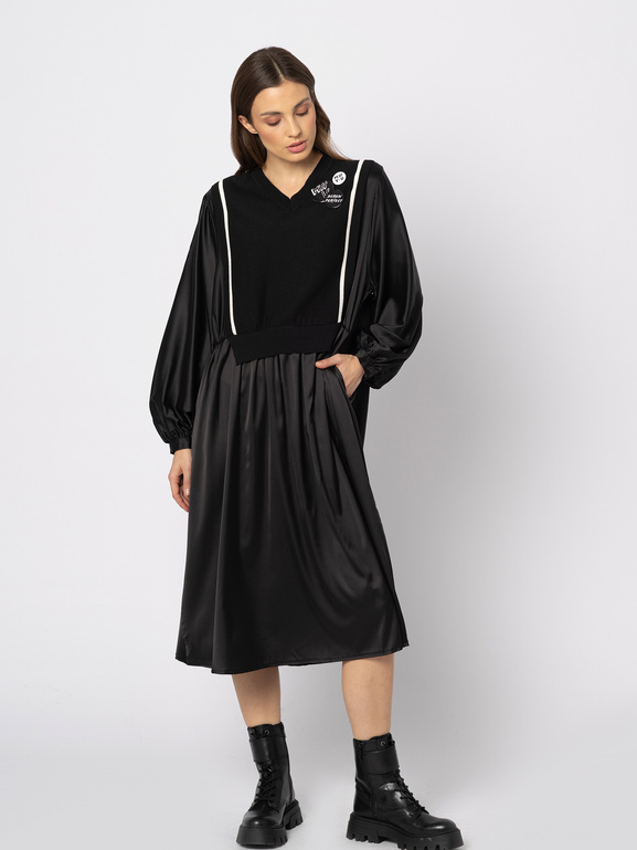 Czarna sukienka z łączonych tkanin