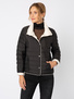Czarna puchowa kurtka z kontrastowym wykończeniem