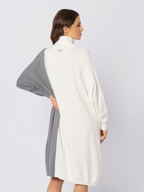 Ecru sukienka z dzianiny z szarym pasem