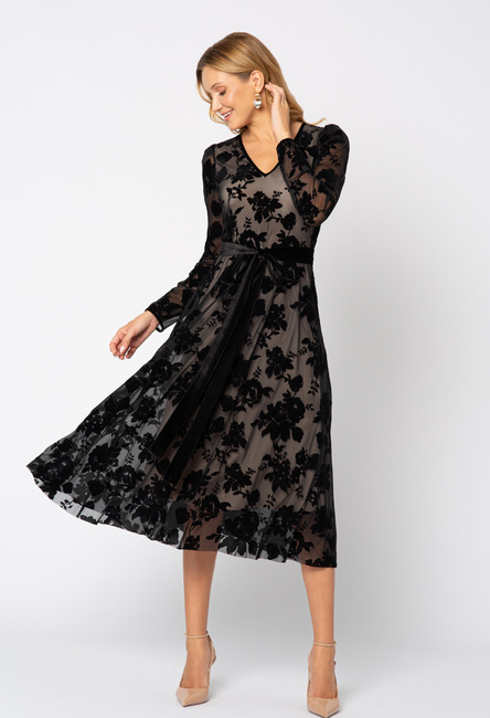 Czarna sukienka z flokowanym wzorem Traviata