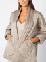 Beżowa lekka pikowana kurtka z wiskozy